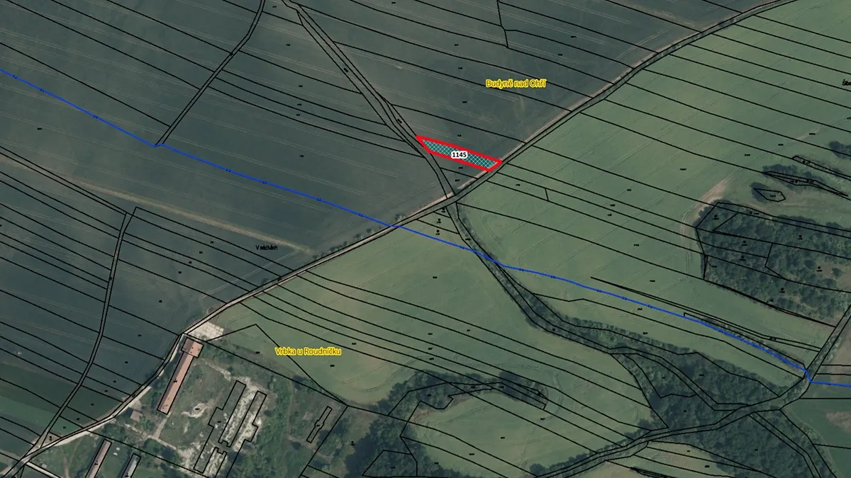 Prodej pole 899 m²